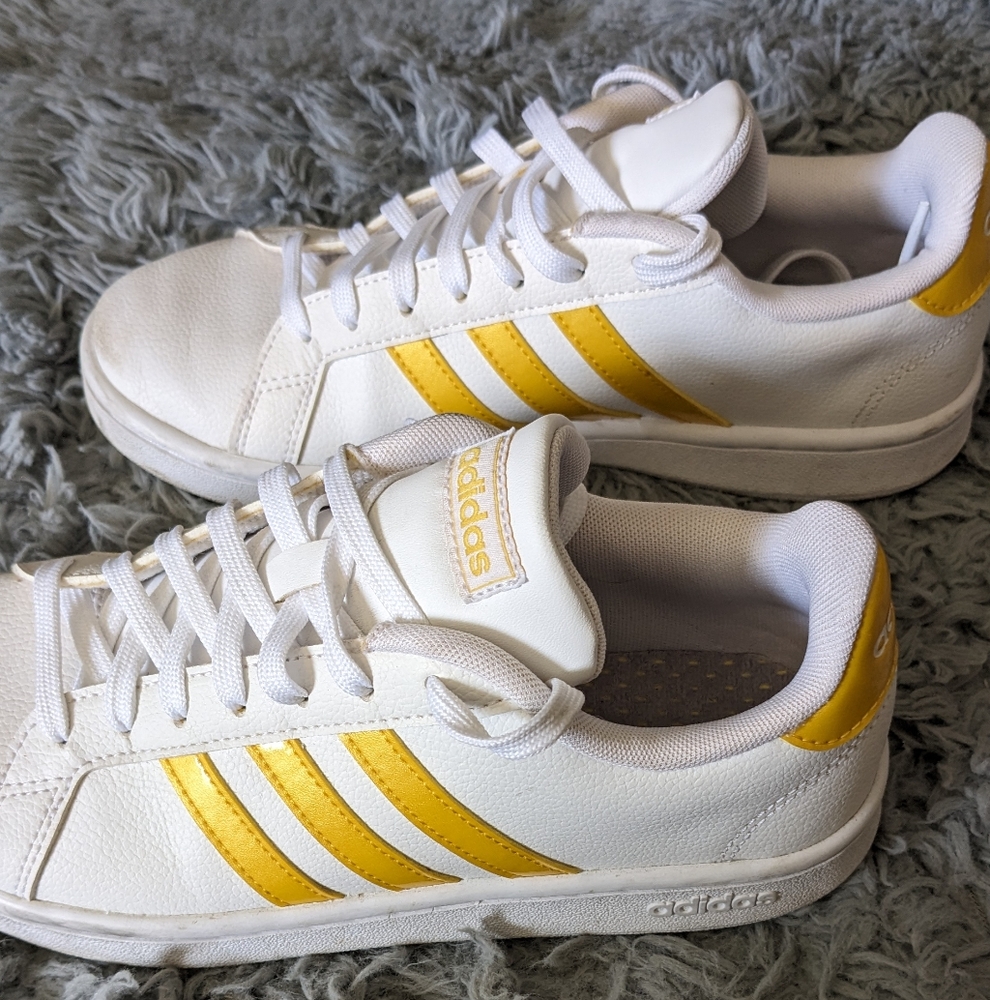Adidas Shoes Womens 7.5 White & Yellow Casual Lace Up Sneakers